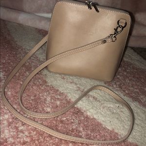 **LIKE NEW** VERA PELLE Nude Crossbody bag